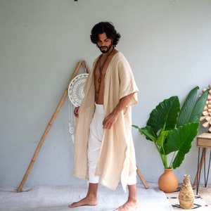 Bata de cáñamo para hombre hecha a mano en color beige: kimono de cáñamo ecológico, ropa de descanso de fibra natural sostenible
