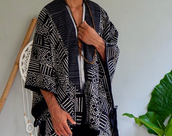 Chal hecho a mano de tela de barro africano en blanco y negro, poncho hecho a mano, capa de chamán, poncho con estampado tribal