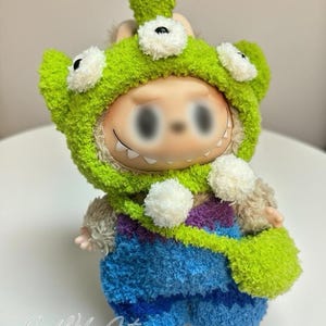 Labubu Outfit Crochet Pattern Toy Story-Inspired Knit Costume Popular Style Labubu Clothes Hat&Bag Handmade Plush Labubu Outfit Keychain
