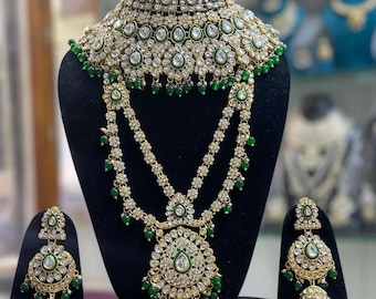 Gold Kundan Bridal Jewelry Set: Choker, Pearls, Green Stones