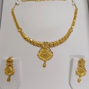 Colar e brincos banhados a ouro de 1 grama | Colar de noiva do sul da Índia | Joias tradicionais para casamento 9