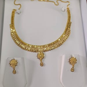 Colar e brincos banhados a ouro de 1 grama | Colar de noiva do sul da Índia | Joias tradicionais para casamento 14