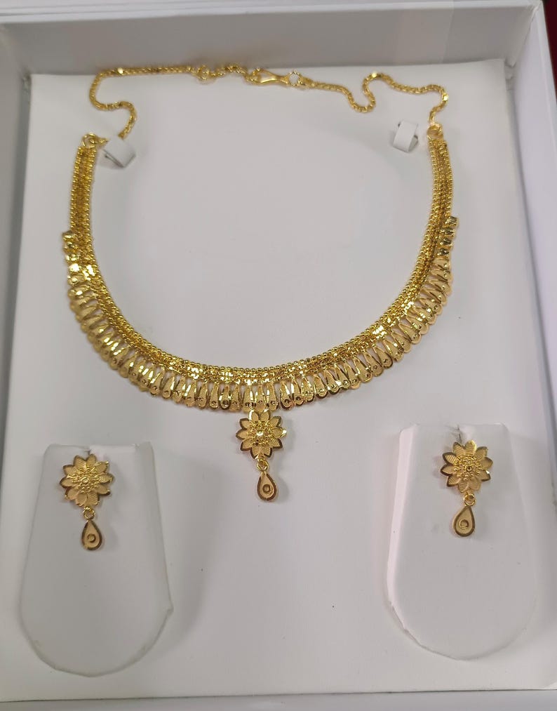 Colar e brincos banhados a ouro de 1 grama | Colar de noiva do sul da Índia | Joias tradicionais para casamento 14
