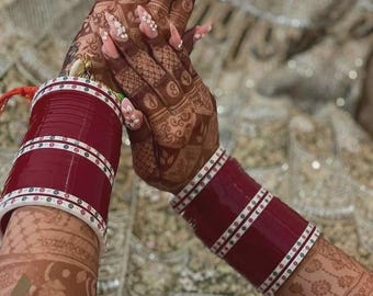 Conjunto de brazaletes nupciales indios Chura: Chooda nupcial rojo con kadas dorados