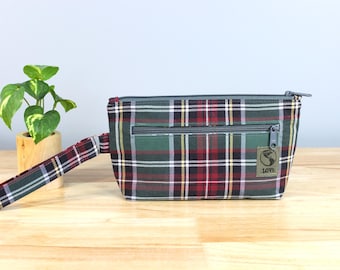 Upcycled Rot, Grün und Weiß Karierter Handgelenkarmband mit Reißverschluss und Reißverschlusstasche