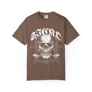 Edgy Skull Graphic T-Shirt - Unisex, Vintage Style Tee for Music Lovers, Casual Wear, Concerts, Festival Clothing, Gift Idea