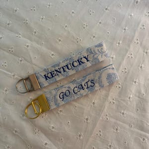 College Keychain Wristlet – Custom University of Kentucky Key Fob for Game Day, Graduation, First Day