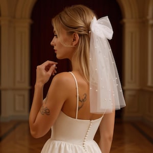 Bridal Hair Bow with Pearls – Sheer Tulle Veil Bow for Wedding, Bride Hair Accessory, White Bow Clip for Elegant Bridal Hairstyle