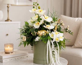 Composizione floreale di orchidee bianche in scatola di velluto, centrotavola con fiori artificiali, elegante decorazione per la casa, decorazione da tavola, idea regalo.