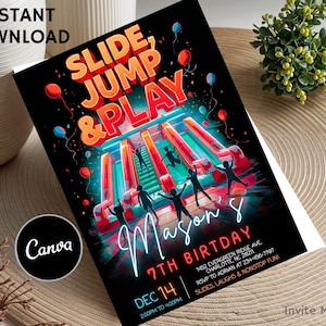 以下が含まれることがあります： オレンジと赤で「SLIDE, JUMP & PLAY」という言葉が入った黒い招待状。招待状はメイソンの7歳の誕生日用で、12月14日が日付です。デザインには、滑り台と子供たちのイラストが含まれています。