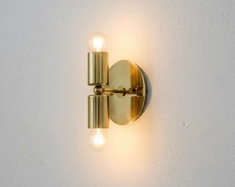 Handgemaakte dubbele licht messing wandkandelaar – vintage moderne wandlamp uit het midden van de eeuw