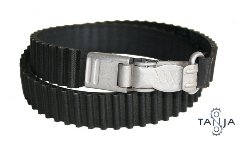 Upcycled groove rubber belt with original milits carabin Recycled Rubber image 1