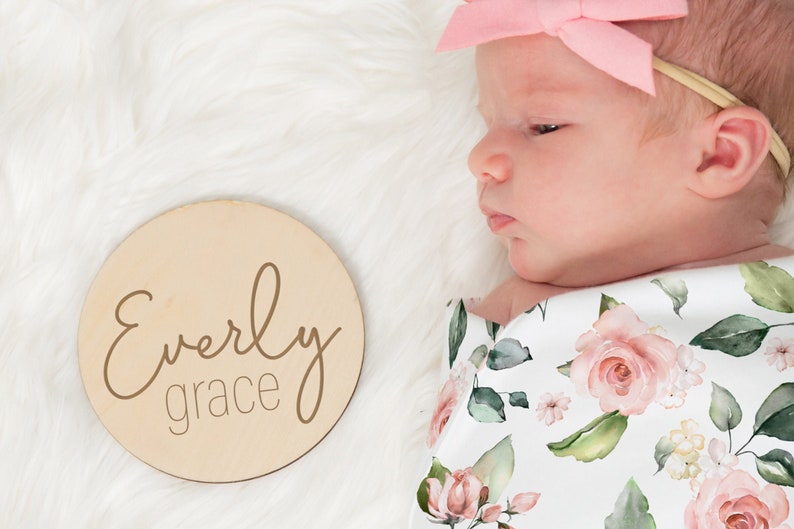 Custom Name Baby Name Sign, Engraved Wooden Newborn Sign for Hospital, Birth Announcement Sign, Baby Name Reveal Sign, Hospital Name Sign Bild 5