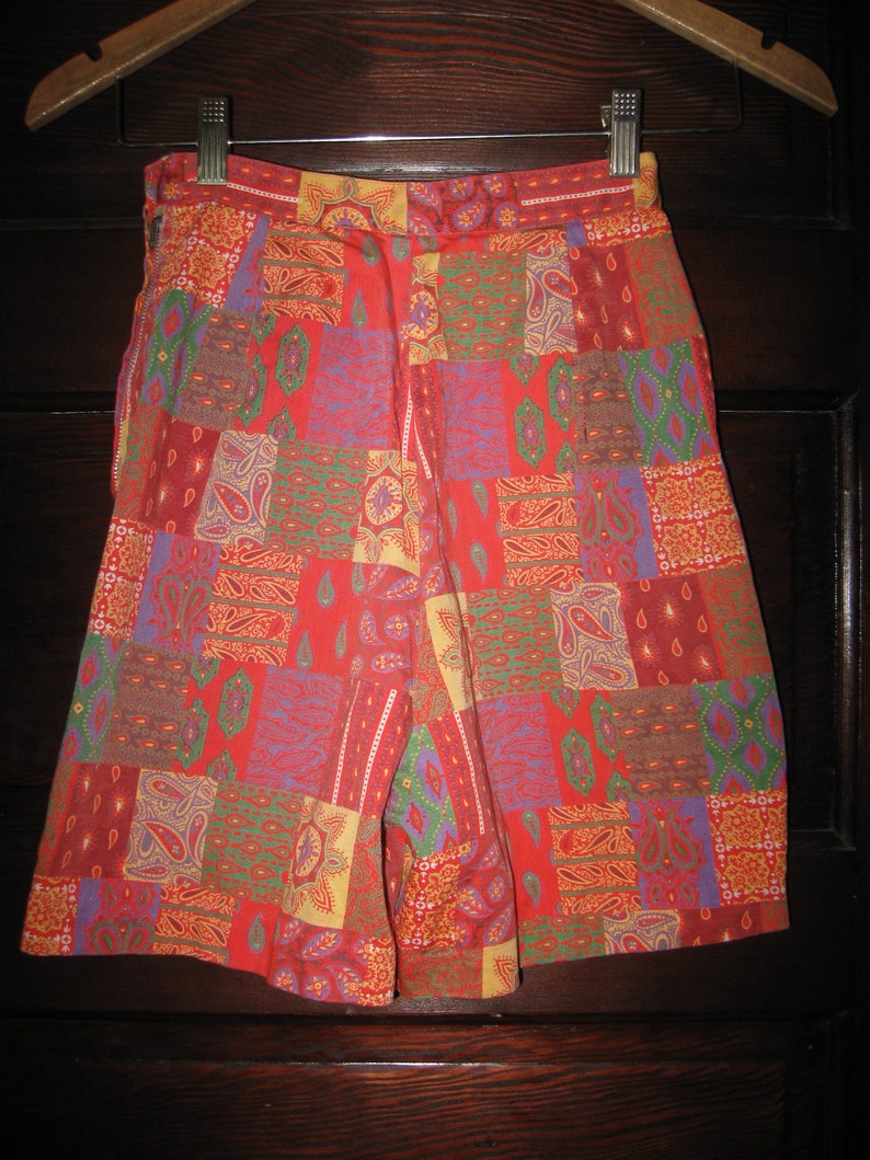 Vintage 1960s Cotton Sateen Orange Purple Green Gold Paisley Variations Print Shorts S