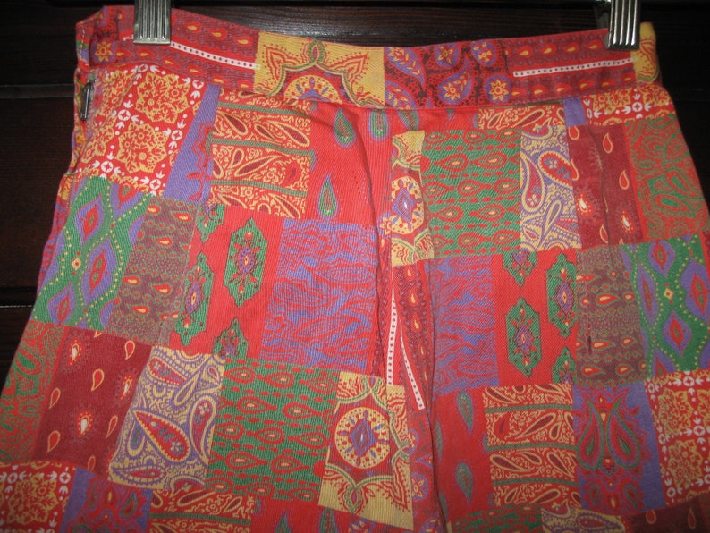Vintage 1960s Cotton Sateen Orange Purple Green Gold Paisley Variations Print Shorts S