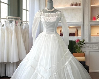 1980年代ヴィンテージウェディングドレス、パフスリーブ、レースビーズ