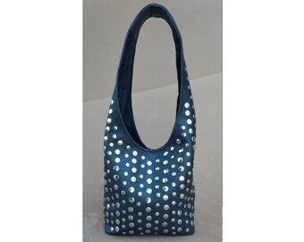Bolso de hombro marroquí de cuero negro hecho a mano para mujer con tachuelas plateadas
