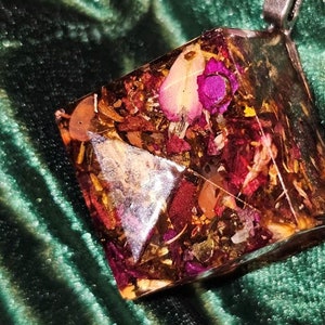 Empress Goddess Power, Beauty, & Generational Wealth, Command and Beauty Spell Necklace, Prosperity Abundance Talisman Money Charm