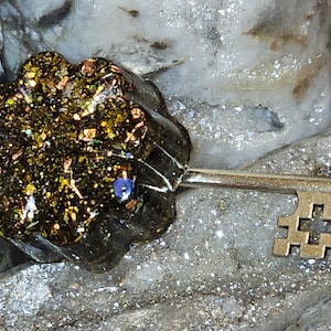 Amulet for Money and Wealth Skeleton Key Necklace, Prosperity Abundance Talisman, Money Charm with Spell to manifest attract more Money
