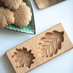 Leaves Oak and Maple Gingerbread Mold - beech Wood cookie Stamp- Christmas Baking Tool - Handmade Cookie Cutter,Gift for Bakers,Made Germany