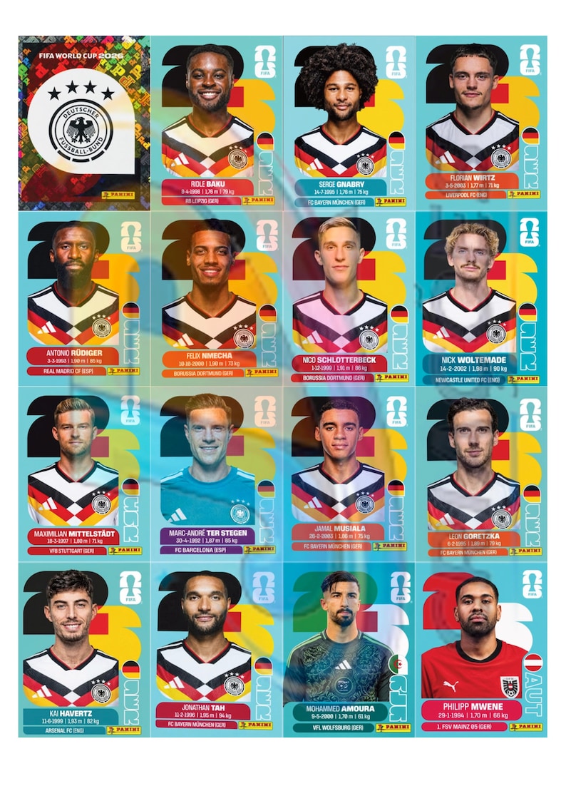 Puede incluir: Una colecci&oacute;n de diecis&eacute;is cromos Panini de la Copa Mundial de la FIFA 2026 con retratos de futbolistas profesionales. Cada tarjeta muestra el nombre, fecha de nacimiento, altura en cm, peso en kg y club del jugador sobre un fondo azul claro.