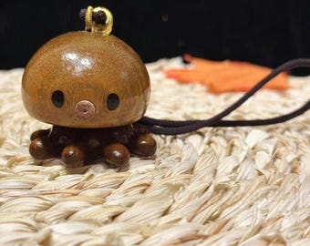 Handmade Wooden Octopus Keychain – Magnetic Desk Toy & Car Charm, Cute Octopus Figurine for Office, Bag, or Home Decor Gift