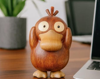 Ręcznie wykonana drewniana figurka Psyduck – urocza rzeźba na biurko inspirowana Psyduck – naturalny, drewniany, kolekcjonerski prezent dla fanów Pokémonów, prezent dla niego