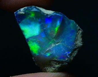 13,80 ct Etiopski czarny opal surowy: surowy kamień opalu ognistego
