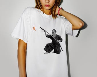 Samurai Master T-Shirt -Japanese Kanji & Sword Warrior Design,Martial Arts Vintage Tee, Gift for Martial Artists