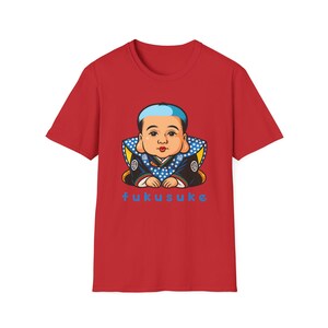 Fukusuke-T-Shirt, japanisches Glücksbringer-Shirt, Unisex-Softstyle-Shirt, Kawaii-Grafik-T-Shirt, süßes Geschenk für Freunde Bild 5