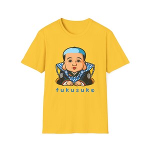 Fukusuke-T-Shirt, japanisches Glücksbringer-Shirt, Unisex-Softstyle-Shirt, Kawaii-Grafik-T-Shirt, süßes Geschenk für Freunde Bild 4