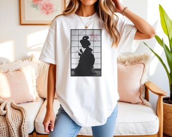 Japanese Kanji T-Shirt,Unisex Softstyle T-Shirt with Elegant Geisha Design, Asian Inspired Gift, Unique Graphic Shirt