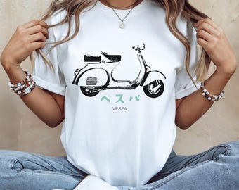 Vespa-Roller-T-Shirt | Vintage-T-Shirt mit italienischem Motorrad-Grafikdesign | Minimalistische Streetwear mit japanischen Katakana