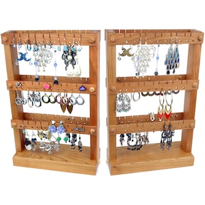 チェリー材の木製ジュエリーオーガナイザー、ジュエリーディスプレイスタンド、両面。最大 60 組のイヤリングを収納できます。イヤリングホルダー。