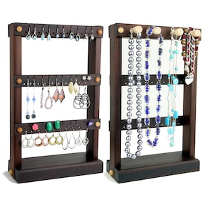 Espositore portagioie, portaorecchini, legno, noce peruviano, più portacollane. Contiene fino a 30 paia, 4 pioli. Espositore per gioielli - Organizer