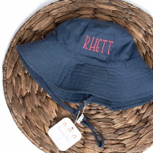 Personalized Baby Sun Hat, Gender Neutral Custom Embroidered Bucket Hat, Navy Baby Beach Hat Embroidered with Baby Name, Baby Gift with Name