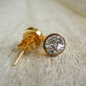 Druzy Earrings, Druzy Stud Earrings, Tiny Silver Stud Earrings, Druzy Quartz Jewelry, Drusy Earrings, Drusy Studs, Stud Earrings, Gold Studs