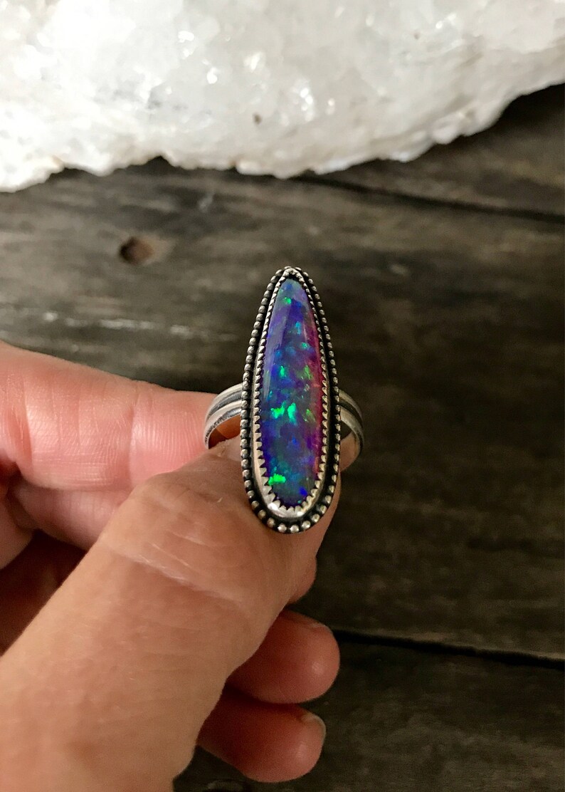 silver ring opal stone
