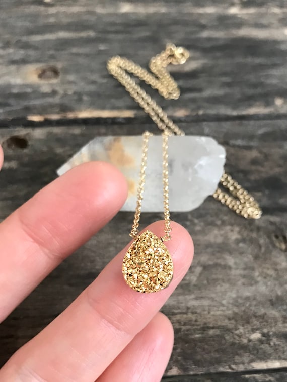 Druzy Quartz Jumbo Teardrop Pendant Necklace - Gold – Fego Gioielli