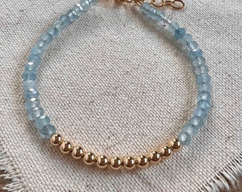 Armband med akvamarin och ädelsten i 14 karat guldfyllning