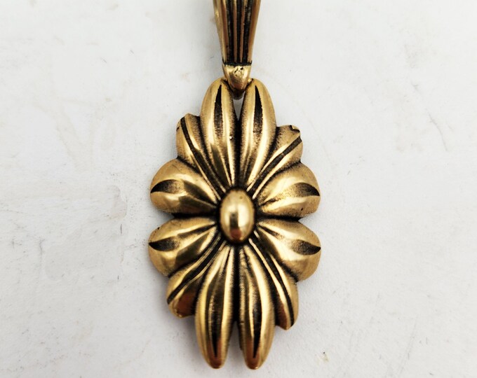 KFP414B Petite Daisy Pendant in Bronze