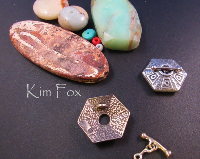 KF256 Petite Hexagonal Sterling Silver Toggle Clasp: Ancient Treasure Design