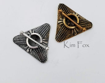 KF209 Triangle Toggle with Arte Deco Pattern in Golden Bronze or sterling silver by Kim Fox - 2 links