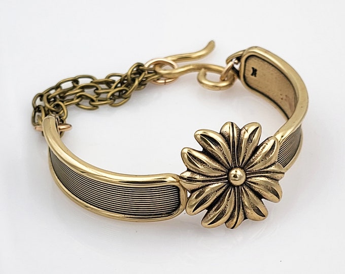 Daisy Hook Adjustable Bracelet with replaceable focal made by Kim Fox