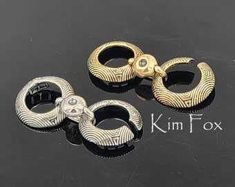 KF259 Comfortable Double Circle Slot Clasp with Chartres Pattern designed by Kim Fox in Golden Bronze Great for Necklaces