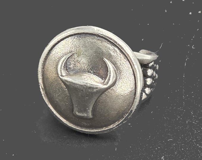 Taurus April 20 - May 20 round pendant or ring