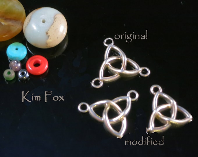 KF20 Celtic Trefoil Bronze Connector with 3 Loops -