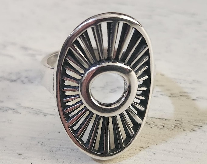 KFR515 SOLAR RAYS RING