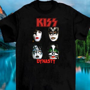 Vintage Style Kiss Band T-Shirt: Classic Rock Graphic Tee