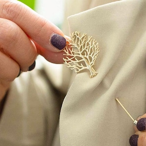 Family Tree of Life Brooch Pin - 14ct Gold Plated with Gift Card, Gift For Mum or Granny